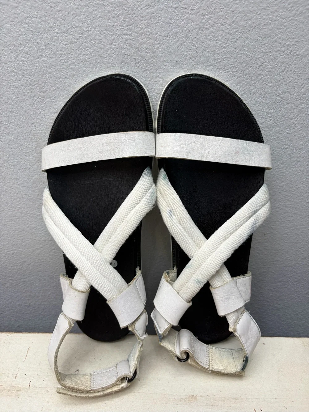 Sorel white Roaming Decon Strap Sandals Size 7.5
